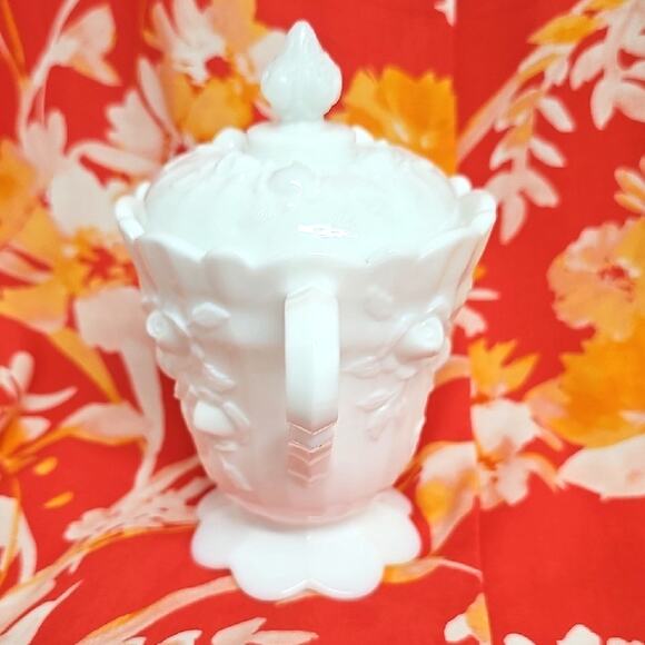 Fenton Cabbage Rose Vintage White Milk Glass Creamer and Sugar Bown Set w/Lid - Picture 9 of 14